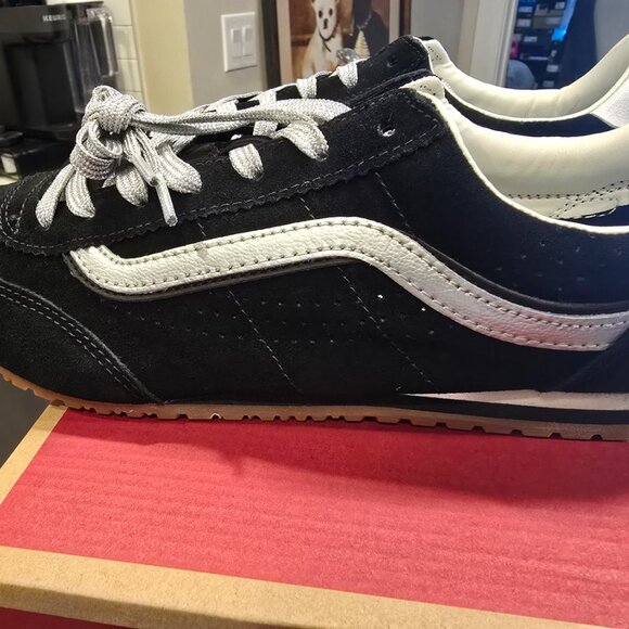 Vans Super Lowpro Suede Sneakers Skate Shoes Black/Silver VN000E89YG4 Mens 10 US - Picture 5 of 13